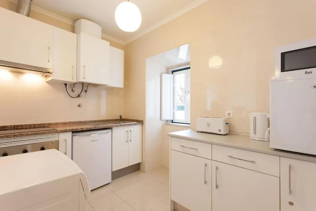 Old Town, 28 Tram, Apartments With Private Terrace Lisbon